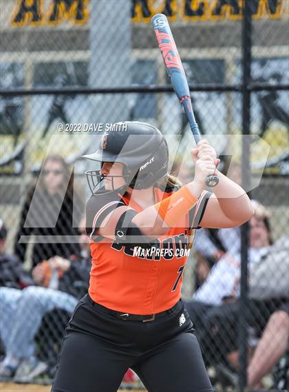 Thumbnail 2 in Regina vs Washington (Varsity Classic) photogallery.