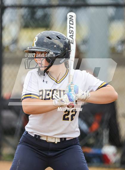 Thumbnail 1 in Regina vs Washington (Varsity Classic) photogallery.