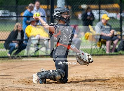 Thumbnail 3 in Regina vs Washington (Varsity Classic) photogallery.