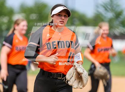 Thumbnail 1 in Regina vs Washington (Varsity Classic) photogallery.