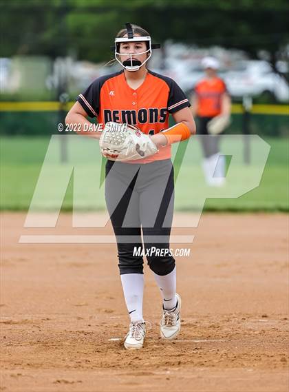 Thumbnail 1 in Regina vs Washington (Varsity Classic) photogallery.