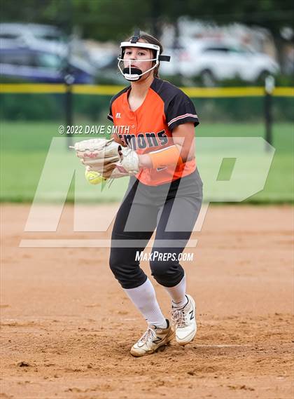 Thumbnail 2 in Regina vs Washington (Varsity Classic) photogallery.