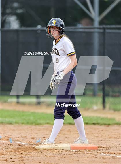 Thumbnail 1 in Regina vs Washington (Varsity Classic) photogallery.