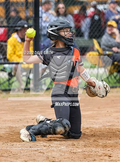 Thumbnail 3 in Regina vs Washington (Varsity Classic) photogallery.