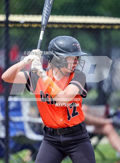 Thumbnail 2 in Regina vs Washington (Varsity Classic) photogallery.