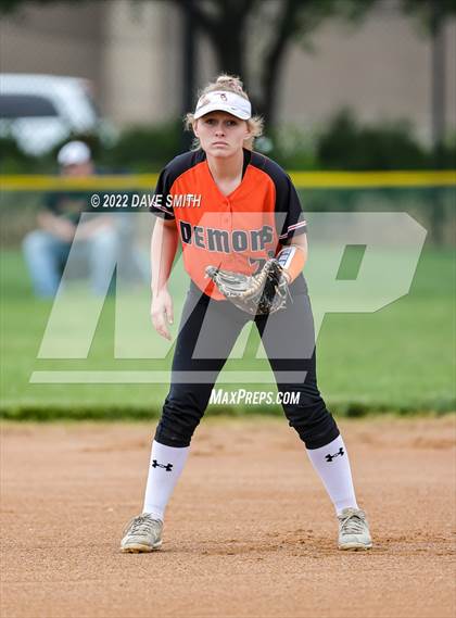 Thumbnail 2 in Regina vs Washington (Varsity Classic) photogallery.