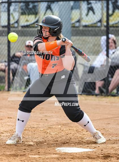 Thumbnail 1 in Regina vs Washington (Varsity Classic) photogallery.