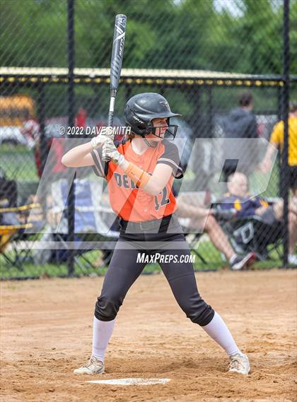 Thumbnail 1 in Regina vs Washington (Varsity Classic) photogallery.
