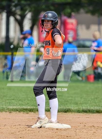Thumbnail 3 in Regina vs Washington (Varsity Classic) photogallery.