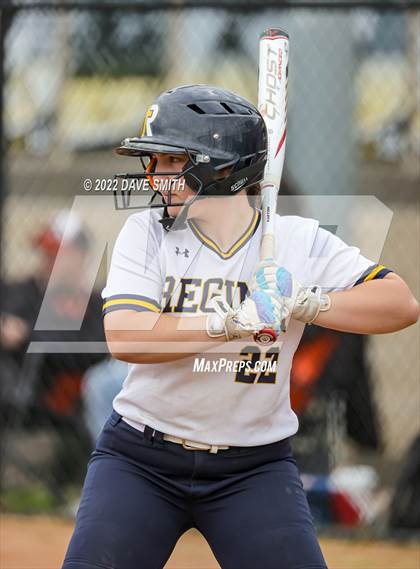 Thumbnail 1 in Regina vs Washington (Varsity Classic) photogallery.