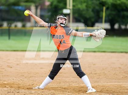 Thumbnail 3 in Regina vs Washington (Varsity Classic) photogallery.