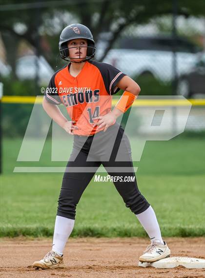 Thumbnail 1 in Regina vs Washington (Varsity Classic) photogallery.