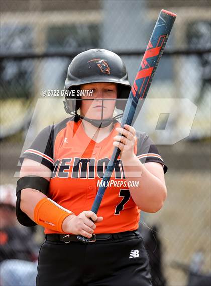 Thumbnail 2 in Regina vs Washington (Varsity Classic) photogallery.