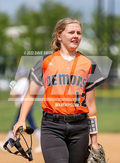 Thumbnail 3 in Regina vs Washington (Varsity Classic) photogallery.