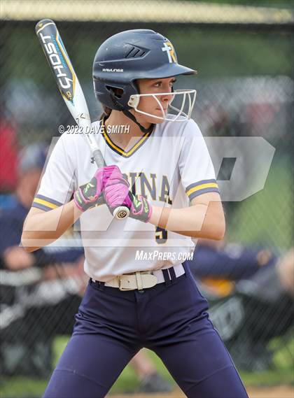 Thumbnail 2 in Regina vs Washington (Varsity Classic) photogallery.