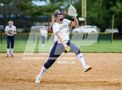 Thumbnail 1 in Regina vs Washington (Varsity Classic) photogallery.