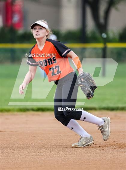 Thumbnail 3 in Regina vs Washington (Varsity Classic) photogallery.