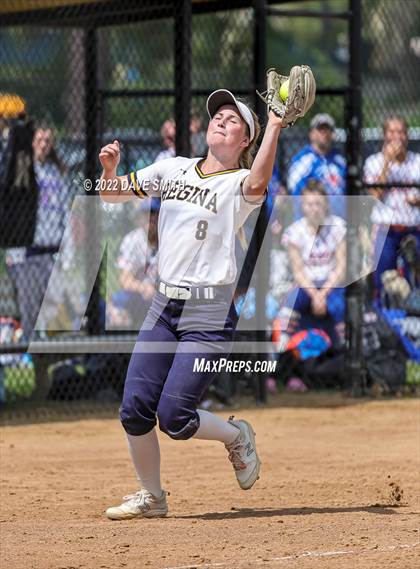 Thumbnail 2 in Regina vs Washington (Varsity Classic) photogallery.