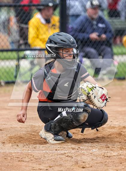 Thumbnail 1 in Regina vs Washington (Varsity Classic) photogallery.