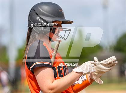 Thumbnail 1 in Regina vs Washington (Varsity Classic) photogallery.