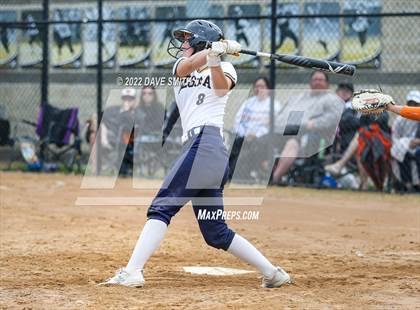Thumbnail 2 in Regina vs Washington (Varsity Classic) photogallery.