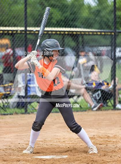 Thumbnail 1 in Regina vs Washington (Varsity Classic) photogallery.