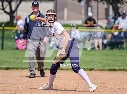 Thumbnail 2 in Regina vs Washington (Varsity Classic) photogallery.