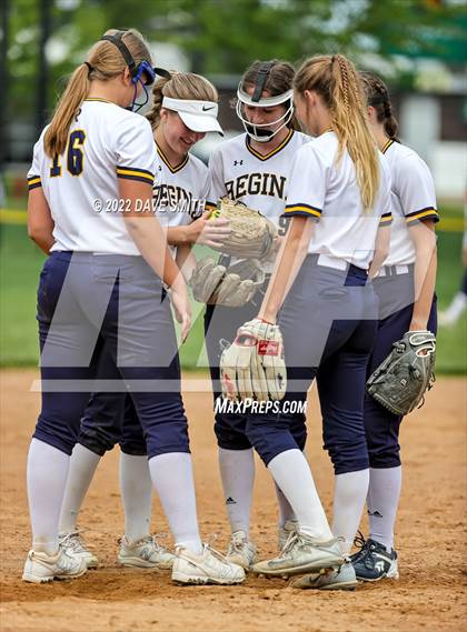 Thumbnail 2 in Regina vs Washington (Varsity Classic) photogallery.