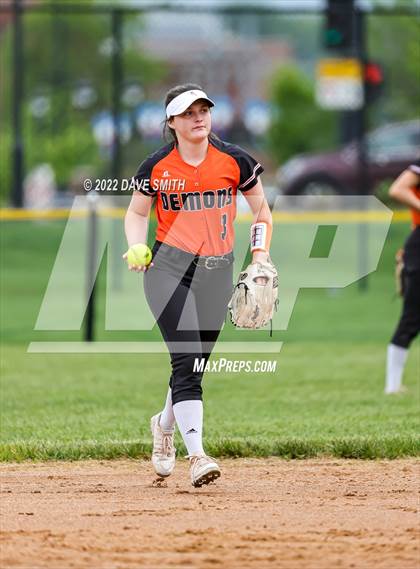 Thumbnail 2 in Regina vs Washington (Varsity Classic) photogallery.