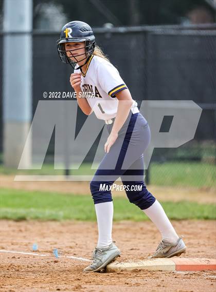 Thumbnail 3 in Regina vs Washington (Varsity Classic) photogallery.