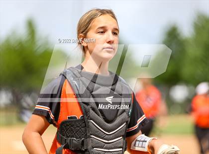 Thumbnail 2 in Regina vs Washington (Varsity Classic) photogallery.