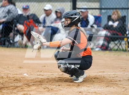 Thumbnail 2 in Regina vs Washington (Varsity Classic) photogallery.