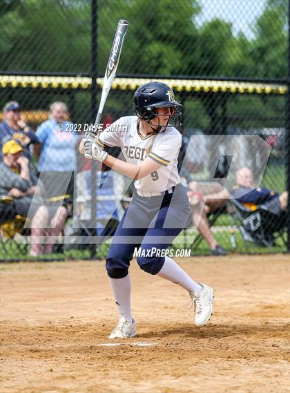 Thumbnail 1 in Regina vs Washington (Varsity Classic) photogallery.