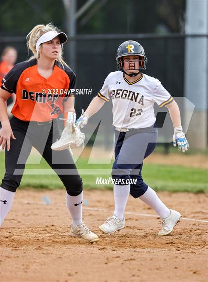 Thumbnail 2 in Regina vs Washington (Varsity Classic) photogallery.