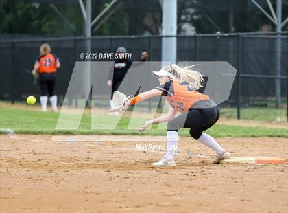 Thumbnail 1 in Regina vs Washington (Varsity Classic) photogallery.
