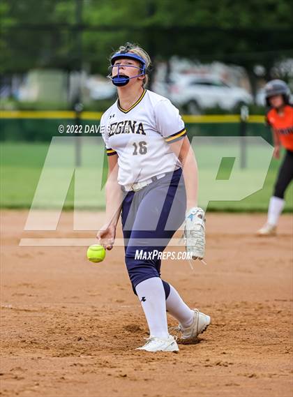 Thumbnail 3 in Regina vs Washington (Varsity Classic) photogallery.