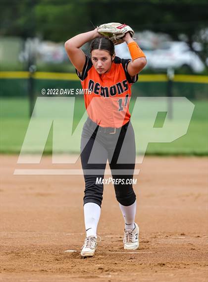 Thumbnail 1 in Regina vs Washington (Varsity Classic) photogallery.