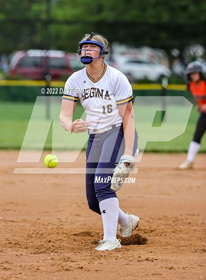 Thumbnail 2 in Regina vs Washington (Varsity Classic) photogallery.