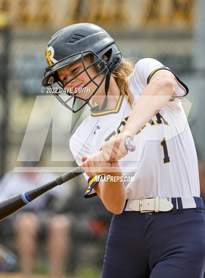 Thumbnail 2 in Regina vs Washington (Varsity Classic) photogallery.