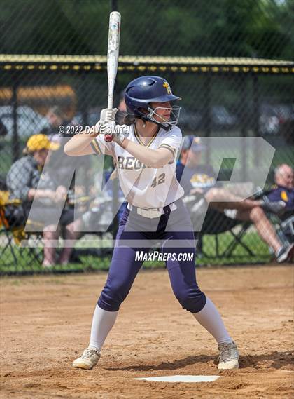 Thumbnail 2 in Regina vs Washington (Varsity Classic) photogallery.