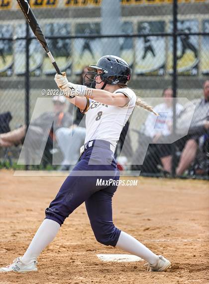 Thumbnail 1 in Regina vs Washington (Varsity Classic) photogallery.