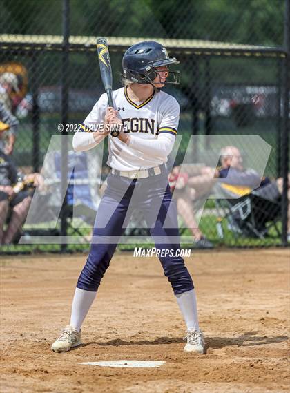 Thumbnail 2 in Regina vs Washington (Varsity Classic) photogallery.