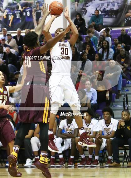 Thumbnail 2 in Christ the King vs Mt. Vernon (SNY Invitational) photogallery.