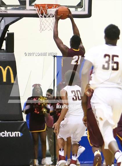 Thumbnail 2 in Christ the King vs Mt. Vernon (SNY Invitational) photogallery.
