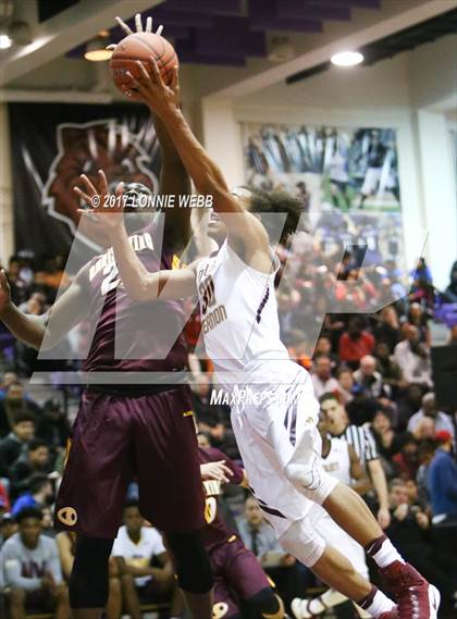 Thumbnail 3 in Christ the King vs Mt. Vernon (SNY Invitational) photogallery.