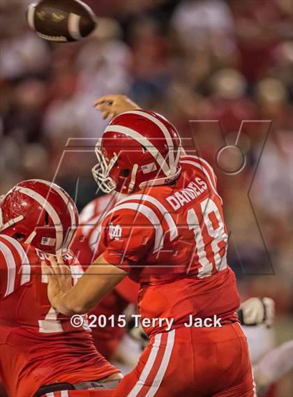 Thumbnail 2 in Edison vs. Mater Dei  photogallery.