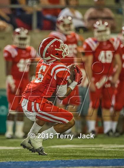 Thumbnail 2 in Edison vs. Mater Dei  photogallery.
