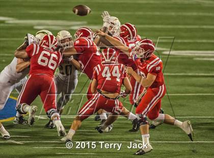 Thumbnail 2 in Edison vs. Mater Dei  photogallery.