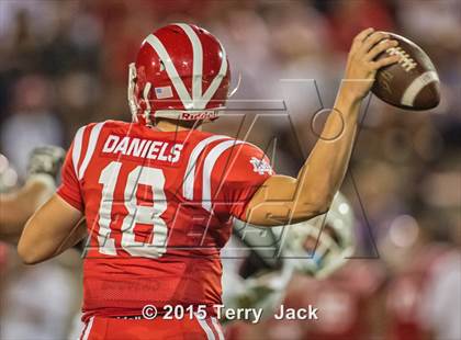 Thumbnail 3 in Edison vs. Mater Dei  photogallery.