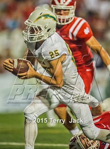Thumbnail 2 in Edison vs. Mater Dei  photogallery.